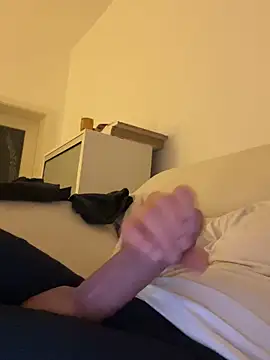 Snapshot of Frank22xx chatting on February 26, 2026, 7:47 pm Frank22xx online show from February 26, 2026, 7:47 pm