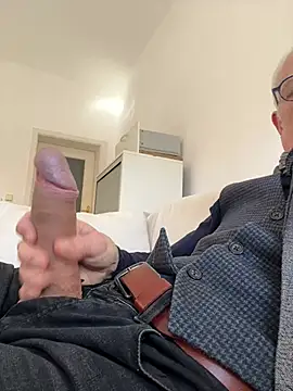 Snapshot of Frank22xx chatting on March 3, 2026, 12:56 pm Frank22xx online show from March 3, 2026, 12:56 pm