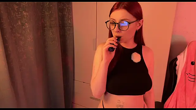 RozieRose online show from November 10, 2025, 5:01 am