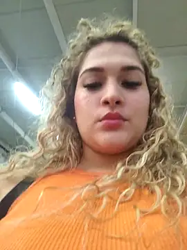 Sara smiiith211 online show from December 15, 2025, 10:59 pm