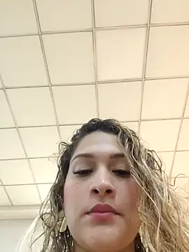 Sara smiiith211 online show from March 16, 2025, 12:45 am