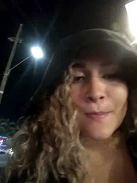 Sara smiiith211 online show from February 23, 2025, 4:24 pm