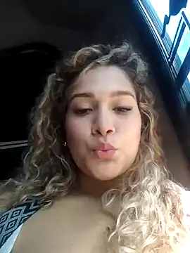 Sara smiiith211 online show from February 7, 2025, 9:04 pm