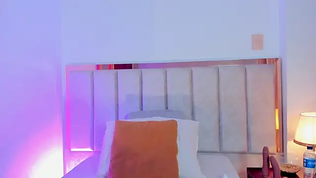 Emilywatsonn online show from September 10, 2025, 12:31 am