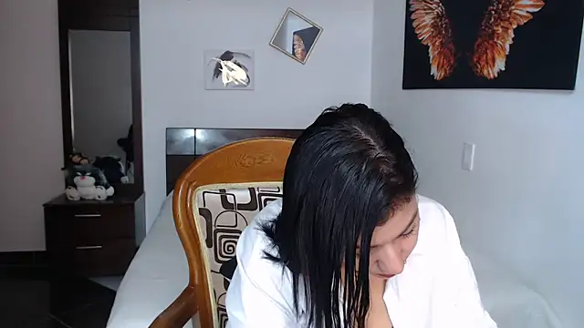 EmilyPeytonn online show from March 15, 2025, 1:51 pm