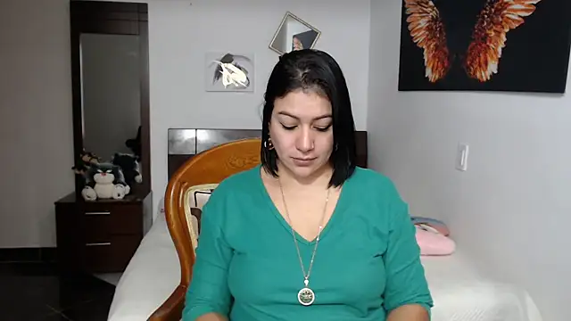 EmilyPeytonn online show from March 18, 2025, 1:55 pm