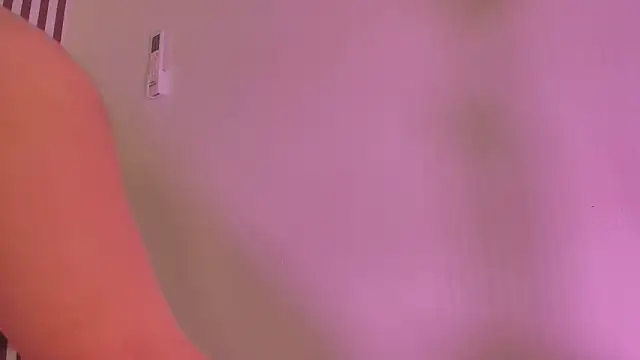 Samaantha-White online show from November 23, 2025, 11:53 am