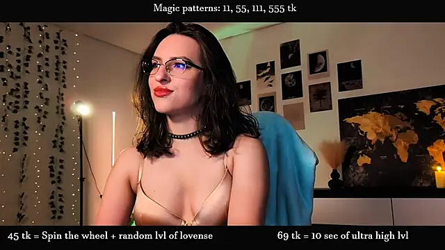 Snapshot of Alicia_x_art chatting on July 17, 2026, 9:34 pm Alicia x art online show from July 17, 2026, 9:34 pm