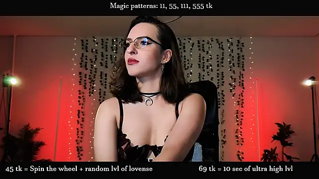 Snapshot of Alicia_x_art chatting on July 9, 2026, 6:18 pm Alicia x art online show from July 9, 2026, 6:18 pm