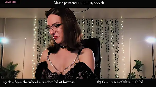 Snapshot of Alicia_x_art chatting on July 11, 2026, 9:37 pm Alicia x art online show from July 11, 2026, 9:37 pm