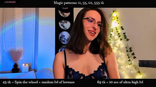 Snapshot of Alicia_x_art chatting on July 29, 2026, 8:41 pm Alicia x art online show from July 29, 2026, 8:41 pm