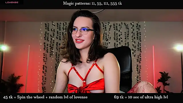 Snapshot of Alicia_x_art chatting on July 10, 2026, 6:41 pm Alicia x art online show from July 10, 2026, 6:41 pm