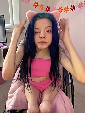 MiniSophiaa online show from April 13, 2026, 8:07 am