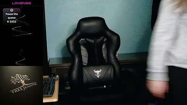 Snapshot of TreeJeanne chatting on February 1, 2026, 6:17 pm TreeJeanne online show from February 1, 2026, 6:17 pm