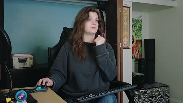 TreeJeanne online show from September 8, 2025, 3:22 pm