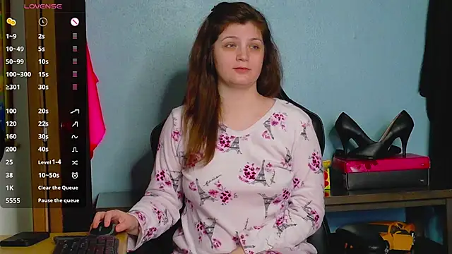 TreeJeanne online show from November 4, 2025, 2:48 am