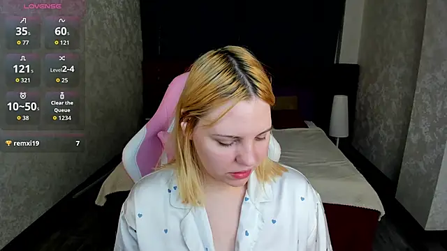 Stacy Luv online show from November 30, 2025, 9:10 am