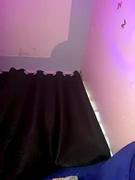 Cherrytowild online show from November 27, 2025, 4:46 am