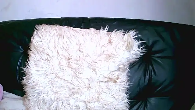 Bustypillows online show from January 10, 2026, 7:47 am