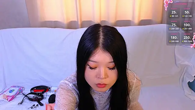 Tina Kim  online show from April 3, 2026, 10:00 am