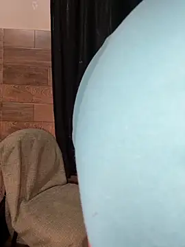 izumikarol online show from December 5, 2025, 5:44 pm