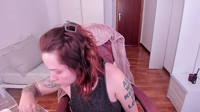 Domina Deivis online show from October 7, 2025, 8:04 am