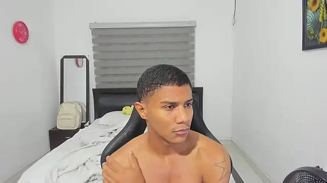 Snapshot of corzoethan chatting on February 27, 2026, 12:00 am corzoethan online show from February 27, 2026, 12:00 am