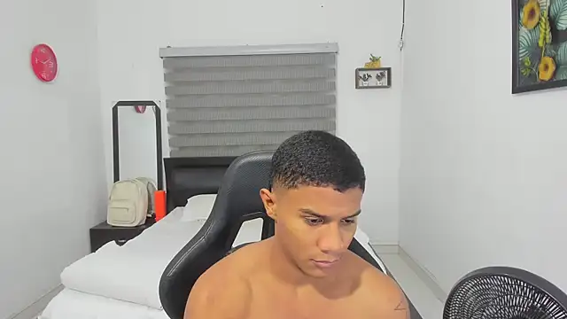 Snapshot of corzoethan chatting on January 18, 2026, 11:08 pm corzoethan online show from January 18, 2026, 11:08 pm