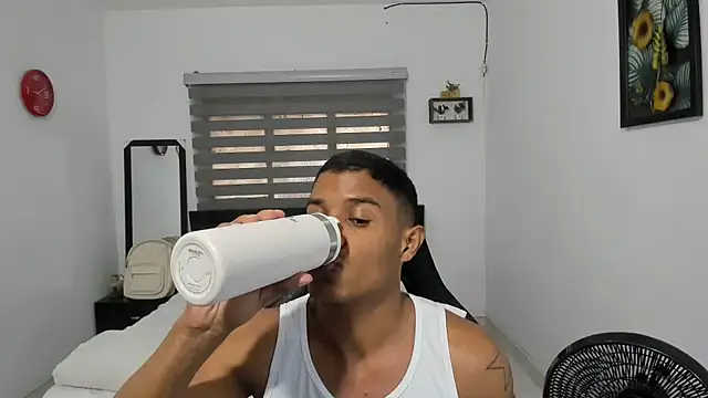 Snapshot of corzoethan chatting on January 9, 2026, 2:57 pm corzoethan online show from January 9, 2026, 2:57 pm