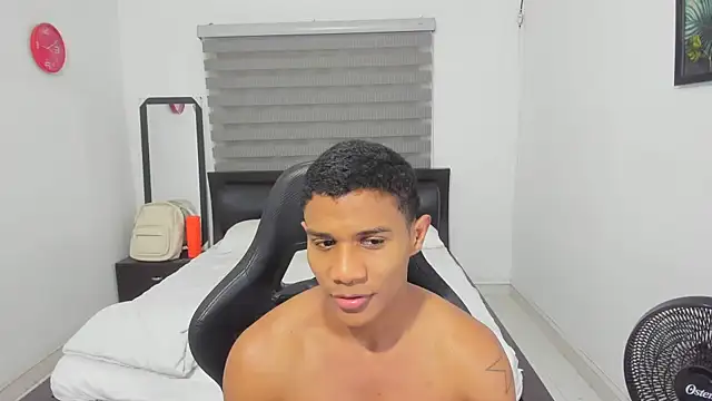 Snapshot of corzoethan chatting on February 5, 2026, 11:11 pm corzoethan online show from February 5, 2026, 11:11 pm