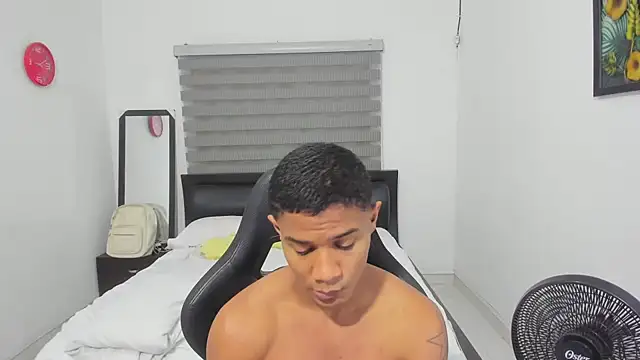 Snapshot of corzoethan chatting on February 22, 2026, 11:50 pm corzoethan online show from February 22, 2026, 11:50 pm