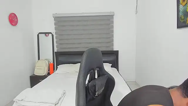 Snapshot of corzoethan chatting on February 10, 2026, 11:15 pm corzoethan online show from February 10, 2026, 11:15 pm