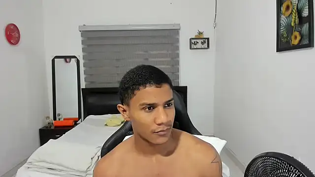 Snapshot of corzoethan chatting on December 20, 2025, 10:12 pm corzoethan online show from December 20, 2025, 10:12 pm