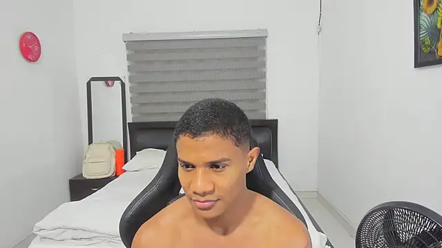 Snapshot of corzoethan chatting on February 8, 2026, 11:13 pm corzoethan online show from February 8, 2026, 11:13 pm