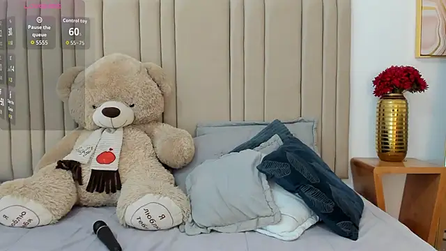 izadii online show from October 2, 2025, 6:44 pm