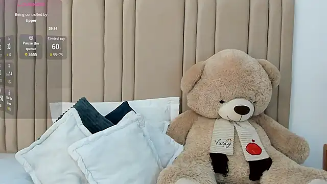 Snapshot of izadii chatting on February 6, 2026, 6:59 pm izadii online show from February 6, 2026, 6:59 pm