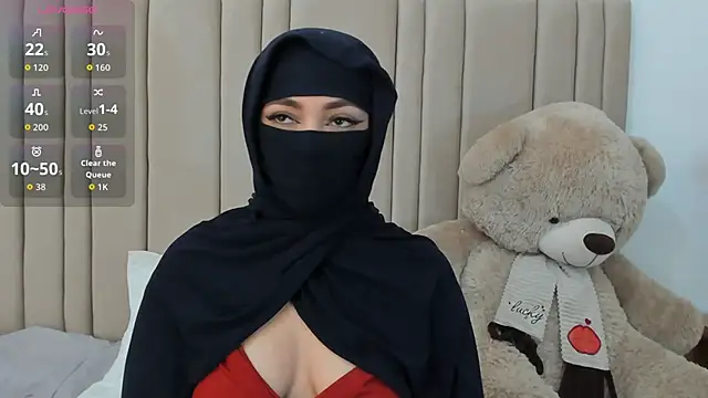 Snapshot of izadii chatting on February 3, 2026, 7:19 pm izadii online show from February 3, 2026, 7:19 pm