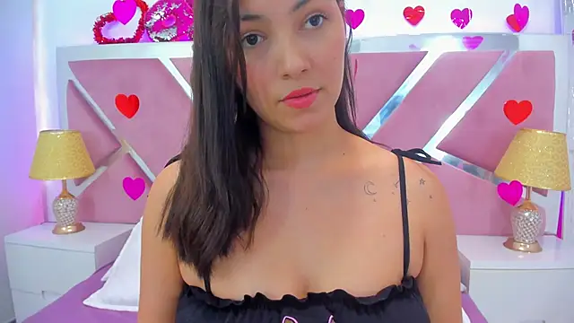 Snapshot of NinnaVous chatting on March 5, 2025, 8:00 pm NinnaVous online show from March 5, 2025, 8:00 pm