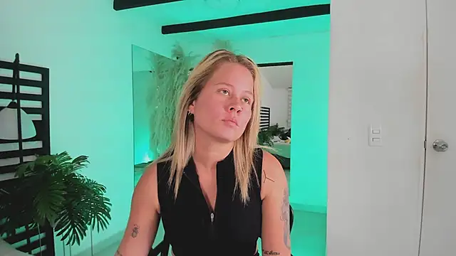 Snapshot of stefanny_ruiz_ chatting on January 28, 2025, 3:25 pm stefanny ruiz online show from January 28, 2025, 3:25 pm