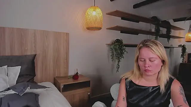 Snapshot of stefanny_ruiz_ chatting on March 20, 2025, 3:58 pm stefanny ruiz online show from March 20, 2025, 3:58 pm