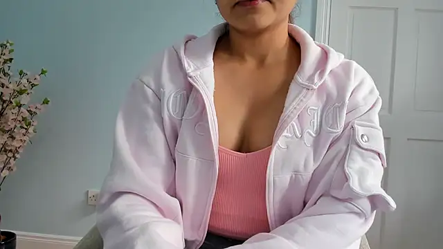 winterforu online show from September 26, 2025, 2:02 pm