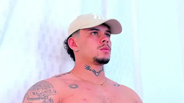 NoahhBrown online show from October 1, 2025, 3:55 am