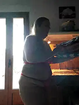 BecciDeluxe online show from October 15, 2025, 3:20 pm