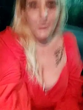 BecciDeluxe online show from January 5, 2026, 5:27 pm