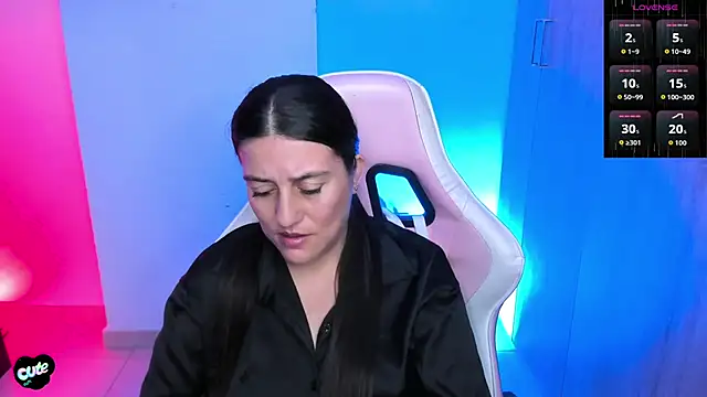 Snapshot of Saskyaa chatting on February 16, 2026, 3:21 pm Saskyaa online show from February 16, 2026, 3:21 pm