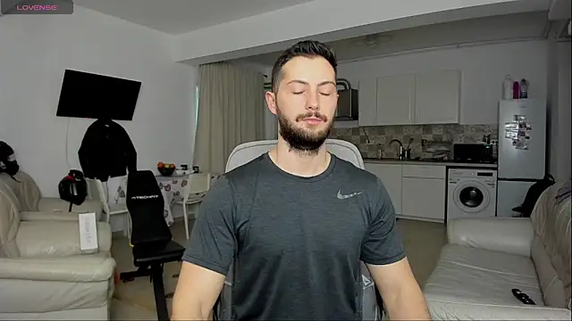 Snapshot of ZackFraser chatting on March 6, 2025, 5:03 am ZackFraser online show from March 6, 2025, 5:03 am