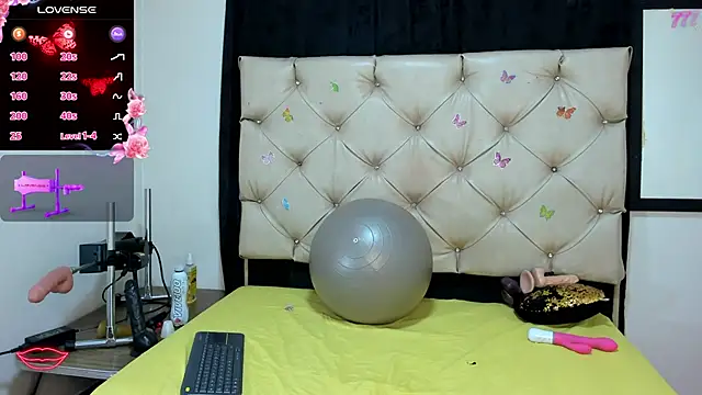 cleopatraa online show from April 15, 2026, 7:51 pm