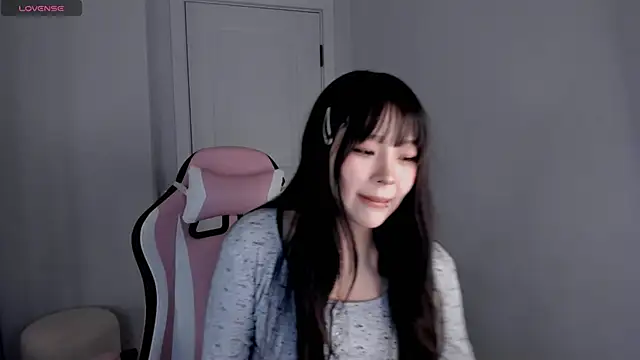 hee young11 online show from October 20, 2025, 5:35 pm