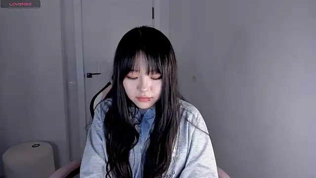 hee young11 online show from November 7, 2025, 9:19 pm