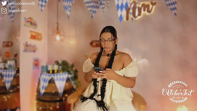 Nicolemorelli2 online show from October 2, 2025, 12:52 pm